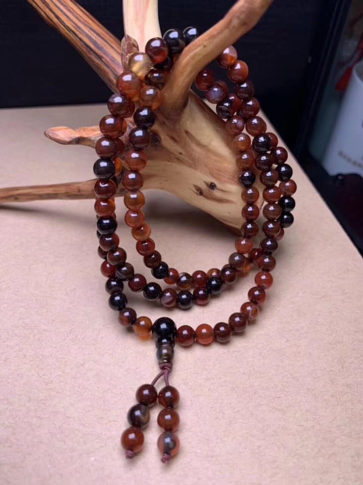 Chuỗi 108 hạt đá mã não nâu đỏ 6ly